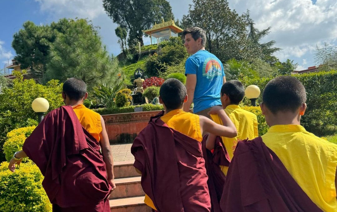 a traveler in Buddhism tour