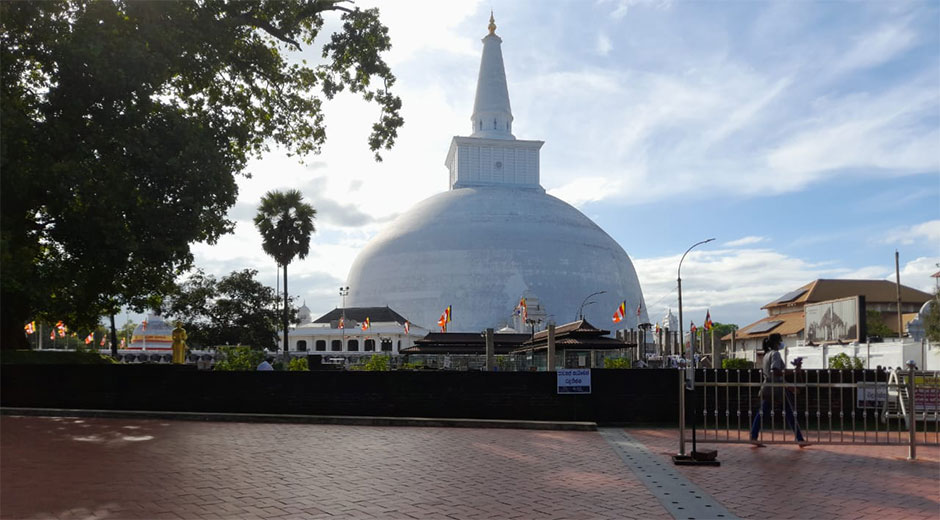 buddhist temple in sri lanka 