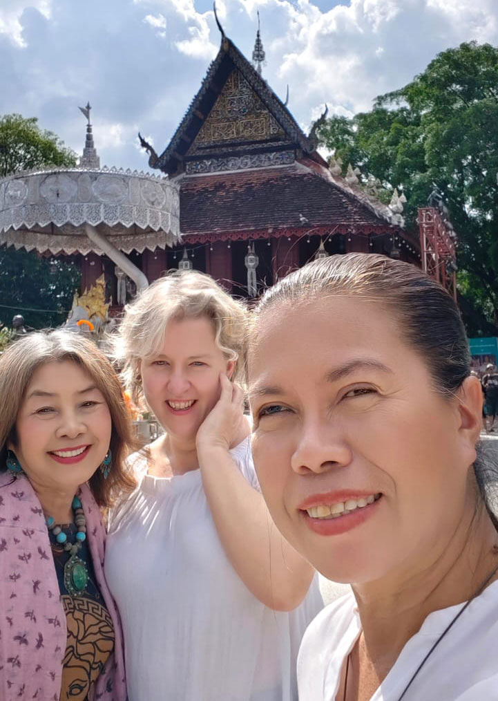 volunteer in thailand monastery